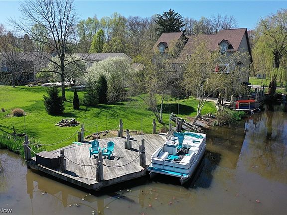 3rd image of 2293 Lakeside Dr