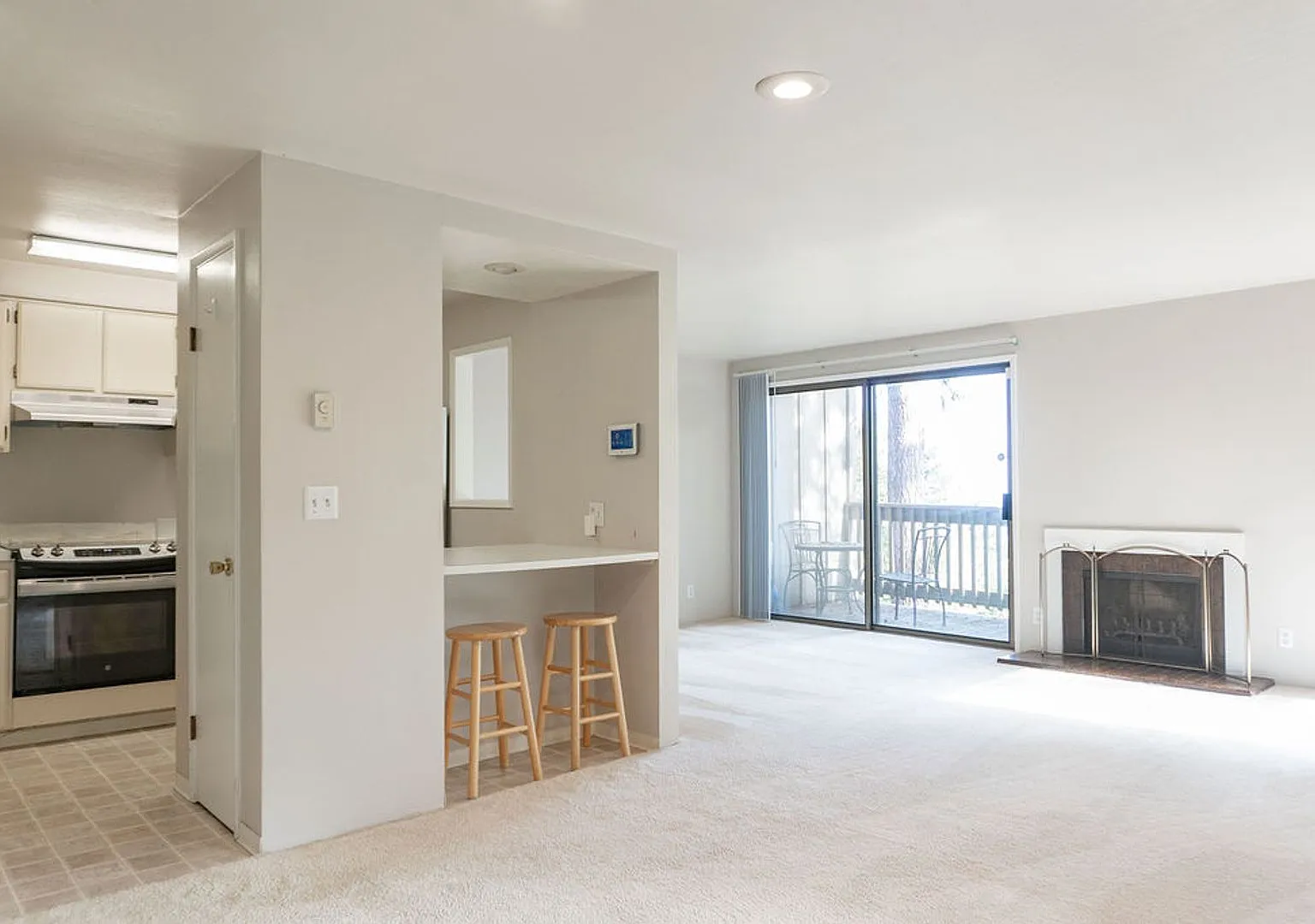 431 Stonewood Dr — Photo 1