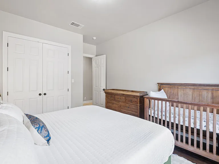 Downstairs Bedroom - King + Crib