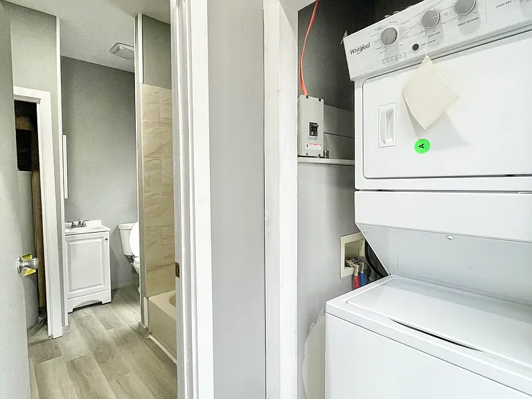1028 N Webster Ave #2 — Photo 33
