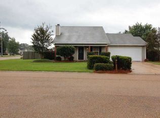 359 Swan Dr, Brandon, MS 39047