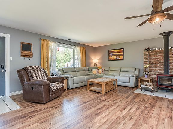 3rd image of 252 Eves Rd