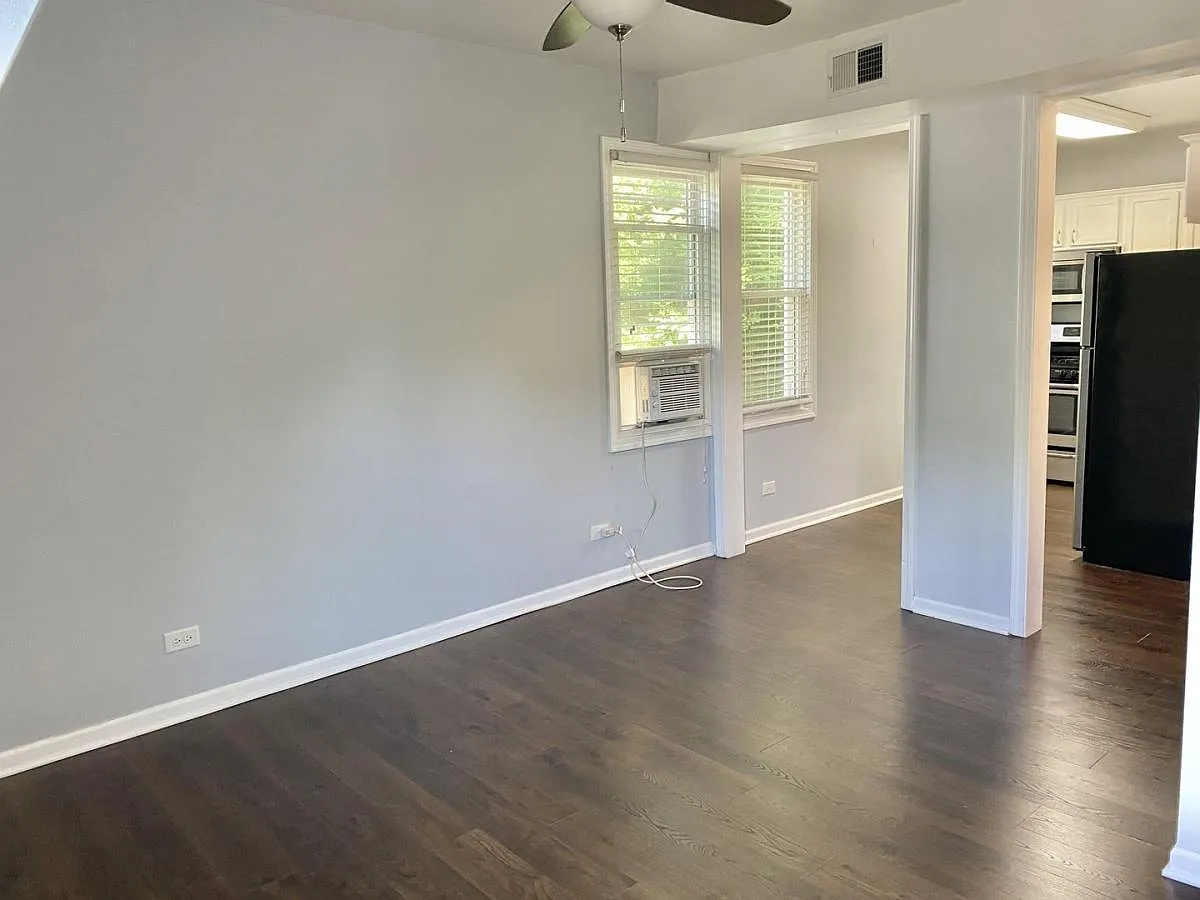 2 bed, 900 sqft, $1,100 — Photo 4