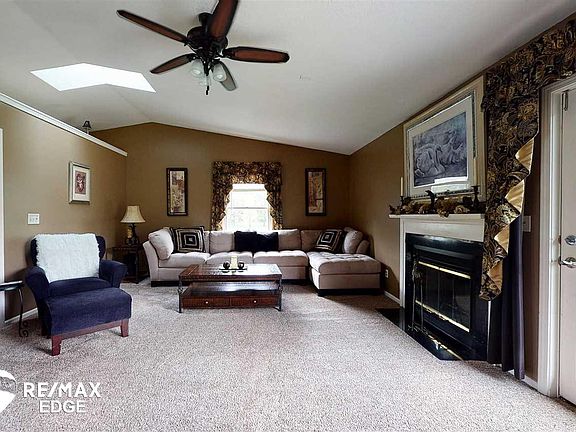 4th image of 2233 Valley Vista Dr