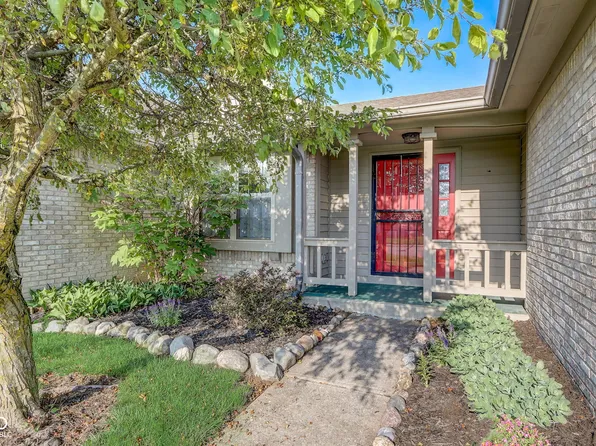 2052 Titleist Ln, Indianapolis, IN 46229