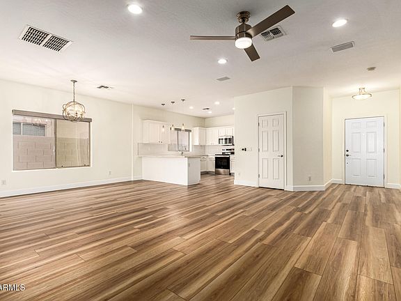3rd image of 4618 W FORTUNE Drive