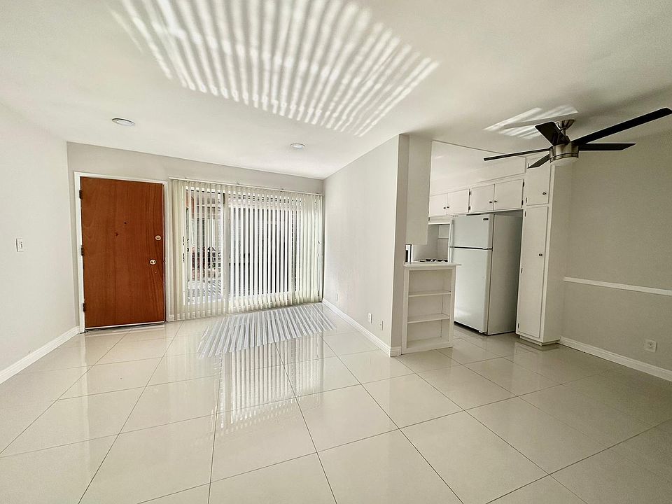 1st image of 7371 Fountain Ave APT 106