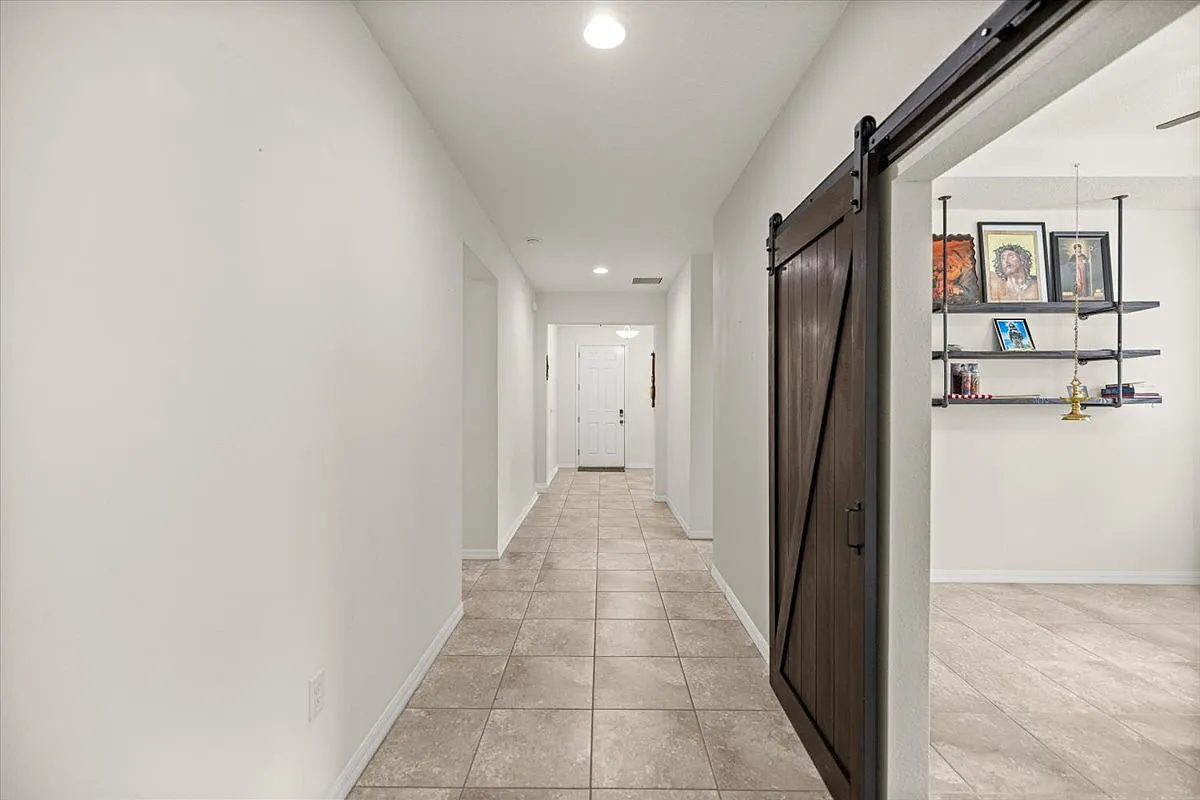 4 bed, 3.5 bath, $2,350 — Photo 4