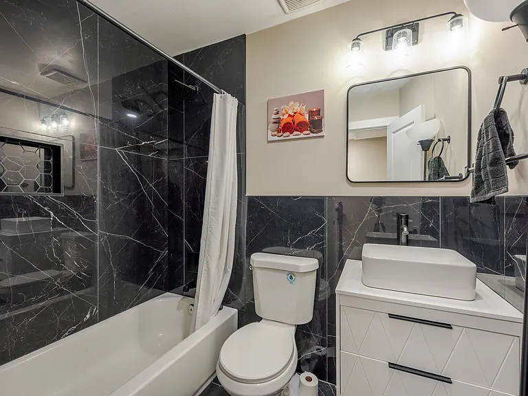 4523 Dix St NE — Photo 26
