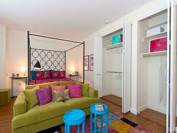 2nd image of 330 W 39th St APT 9L