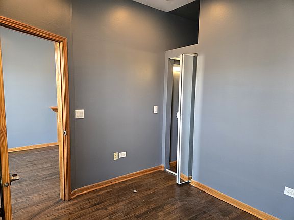 5th image of 948 N California Ave #2