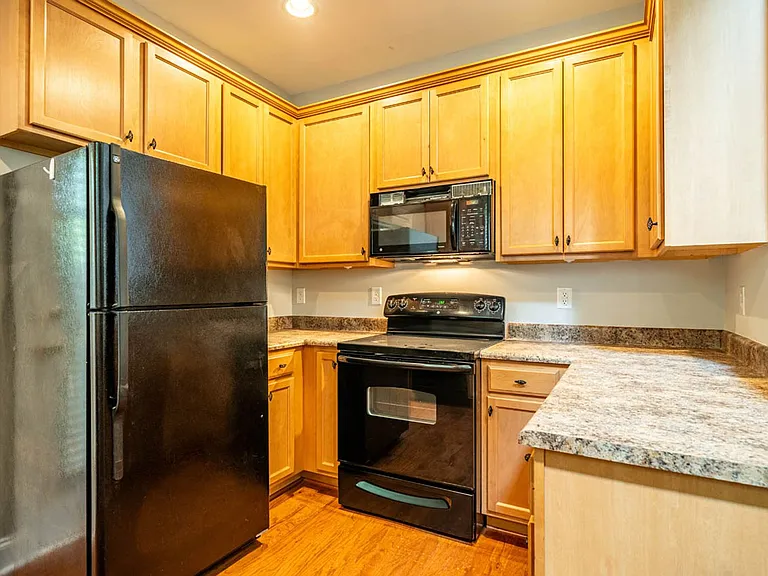 6301 Grove Estates Ter — Photo 15