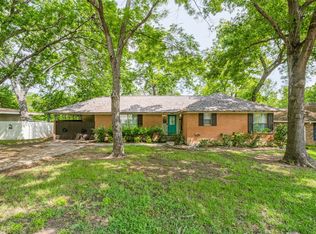 909 Saturn Springs Dr, Garland, TX 75041