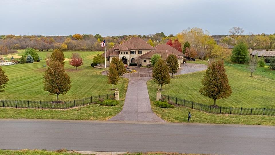 1st image of 10001 S Stonehaus Dr