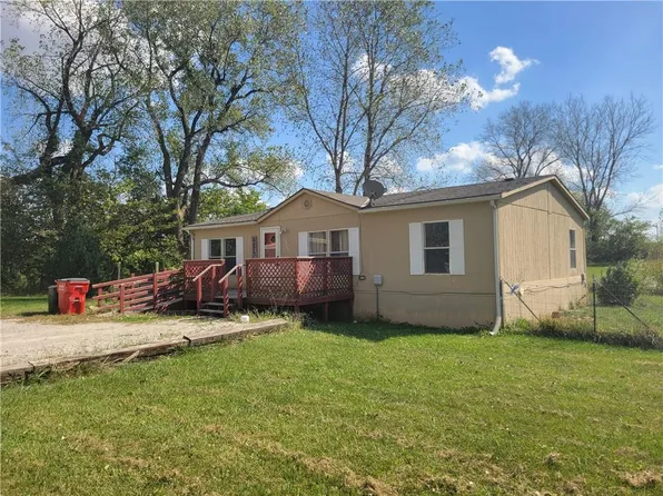 1260 Lafayette Dr, Lake Lafayette, MO 64076