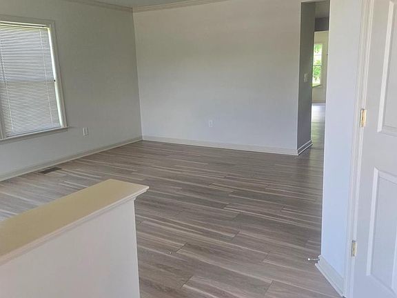 5th image of 816 Marquette Dr