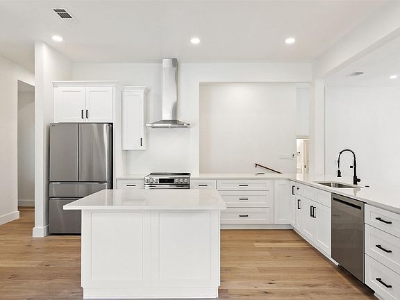 3rd image of 4231 Westlake Dr APT C3