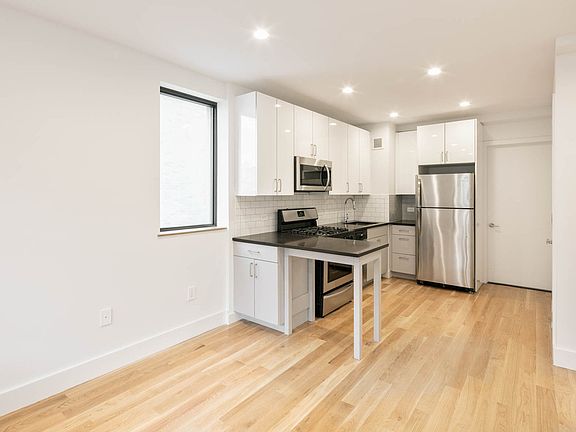 3rd image of 15 W 119th St #5B