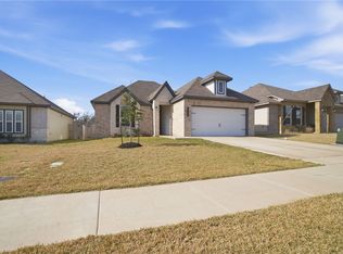 1318 Kingsgate Dr, Bryan, TX 77807