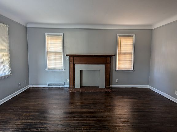 3rd image of 16724 Murray Hill St