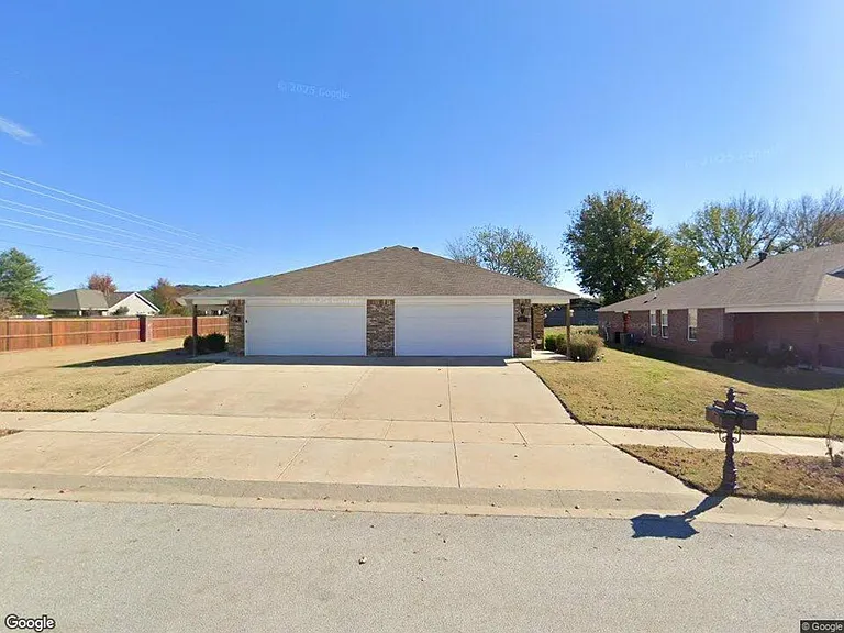 240 N Marietta Way — Photo 1
