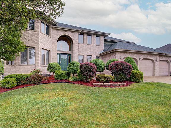 2nd image of 8825 Timbers Pointe Dr E