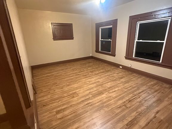 4th image of 8321 Tioga Ave