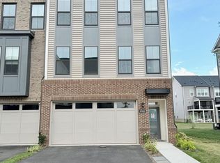 43011 Debonair Ter, Ashburn, VA 20148