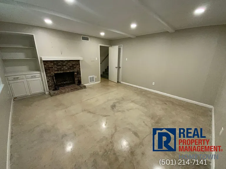 1904 Alberta Dr — Photo 6