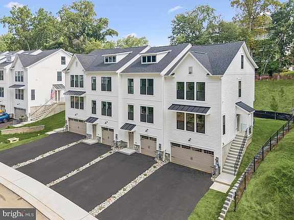 2nd image of 2075 Old Admiral Ct