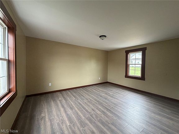 5th image of 1311 Bristol St
