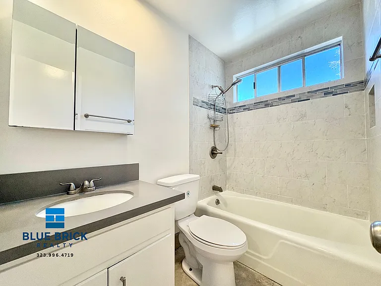 942 N Gardner St #204 — Photo 8