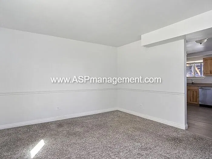2 bed, 1.0 bath, 860 sqft, $1,195 — Photo 3