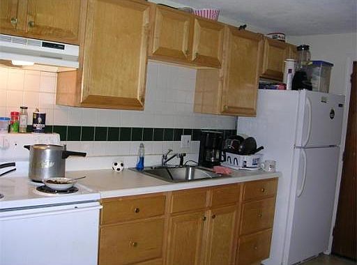 2nd image of 234 Low St APT 14