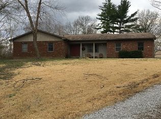 2 Dogwood Ln, Murphysboro, IL 62966
