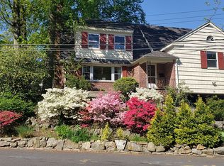 15 Spencer Dr, New Rochelle, NY 10801