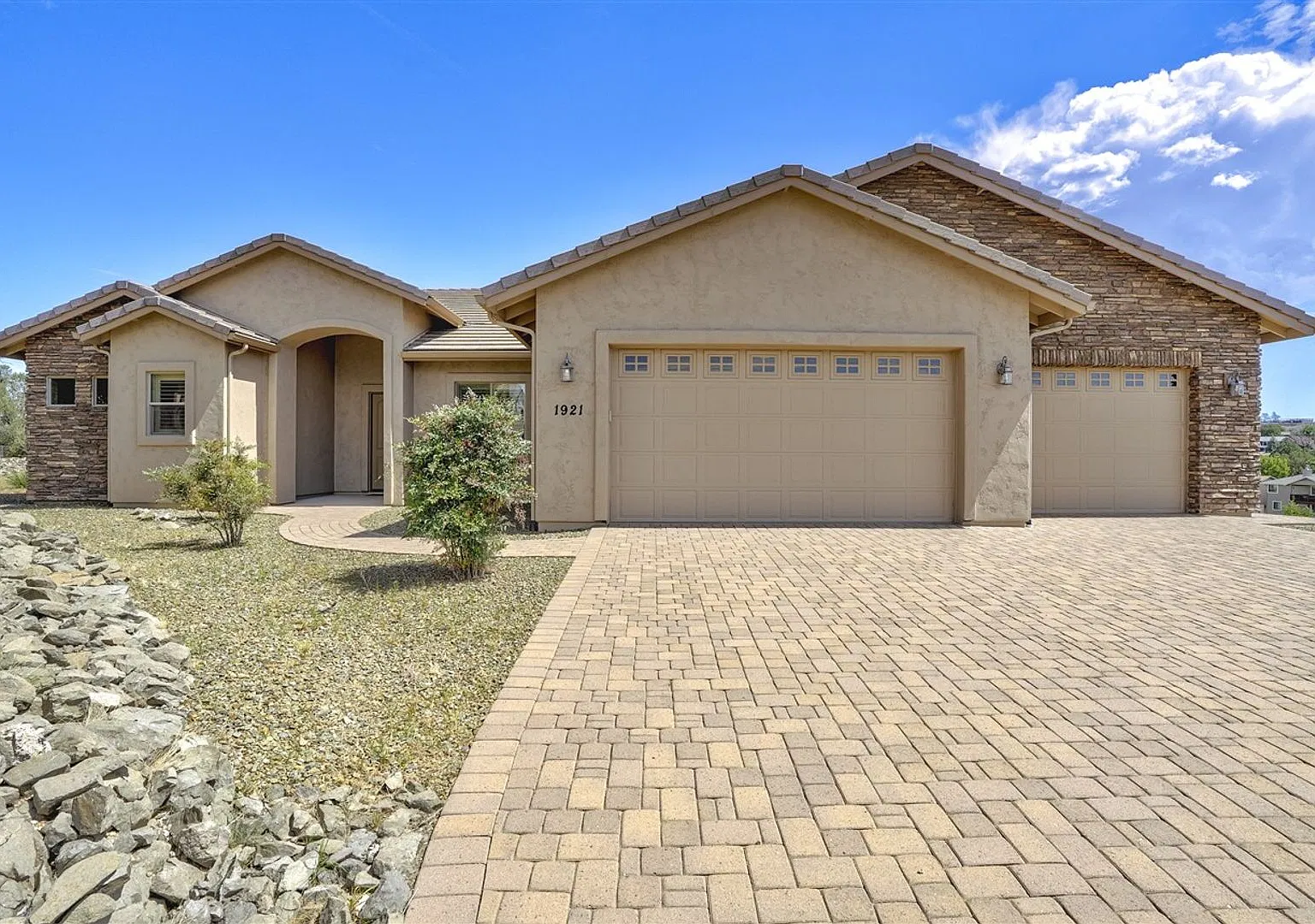 Prescott Living at Its Finest Spacious Home with 4-Car Garage! — Photo 1