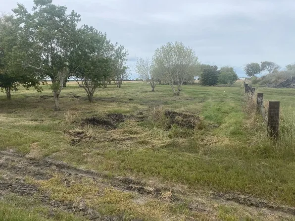 207 Hatch St E, Tivoli, TX 77990