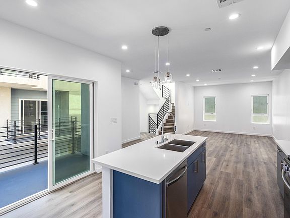 3rd image of 10807 Peach Grove St #10809