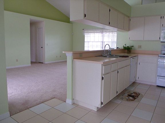 4th image of 5533 Loma Vista Dr E