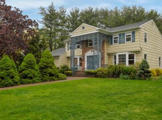 49 Vaneck Dr, New Rochelle, NY 10804