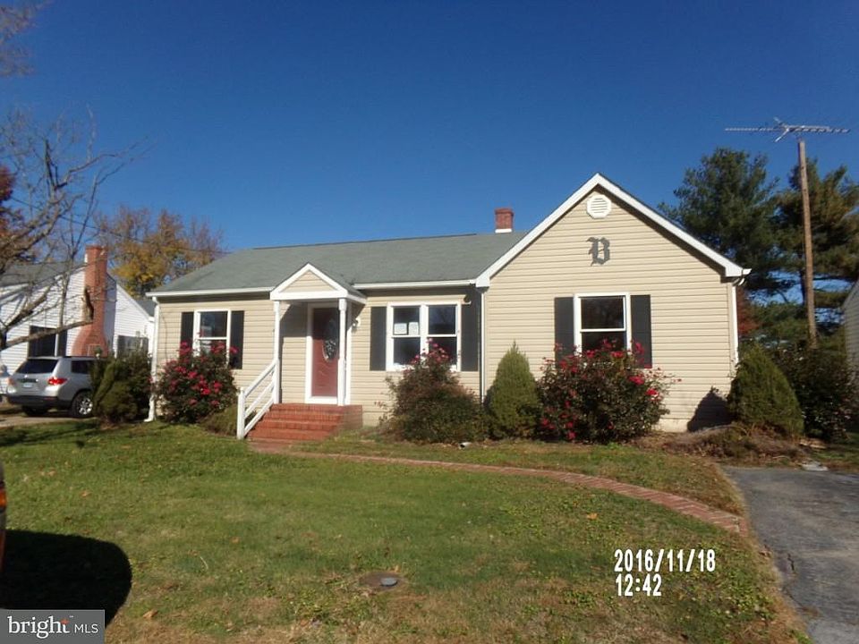 1st image of 217 Holly St