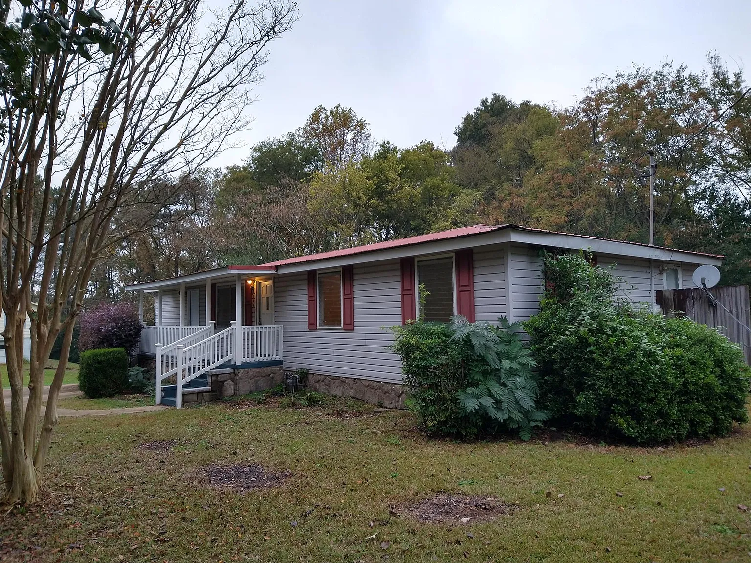 4 bed, 1241 sqft, $1,400 — Photo 2