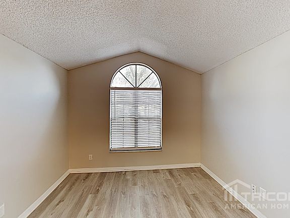 4th image of 12820 Dunhill Dr