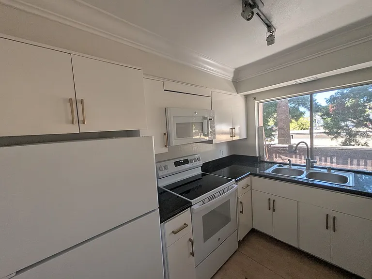 7930 Mission Center Ct #K — Photo 18