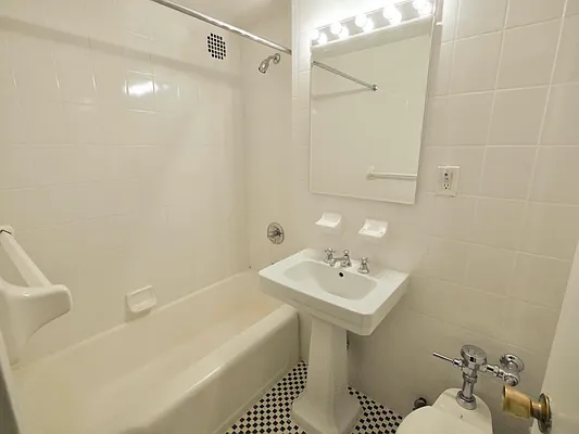 Rented by Rachel Realty | media 12