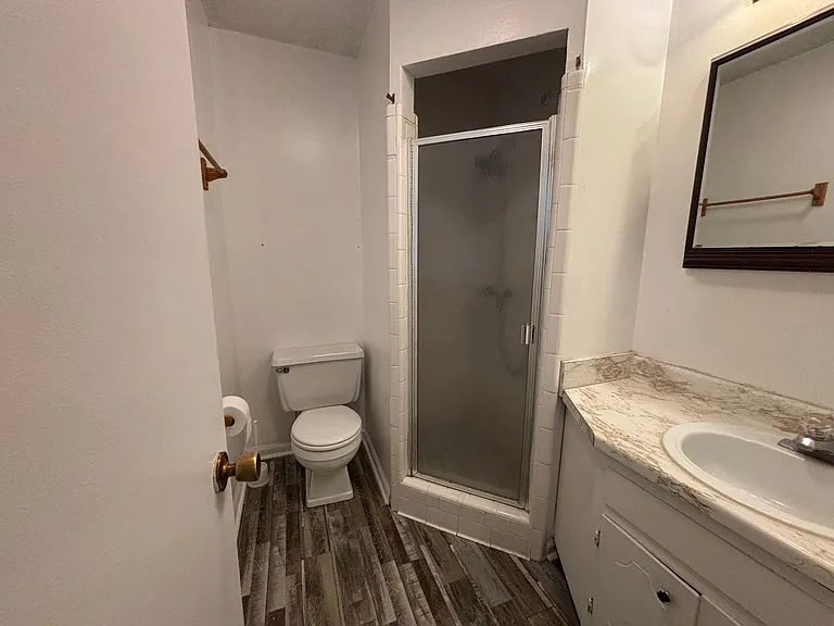 102 Hillside Ct — Photo 15