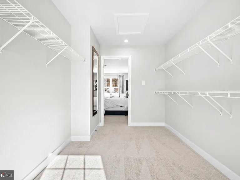 141 Dithridge Dr — Photo 32