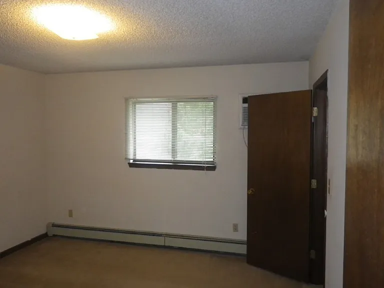 203 River St-Martin Apts — Photo 7