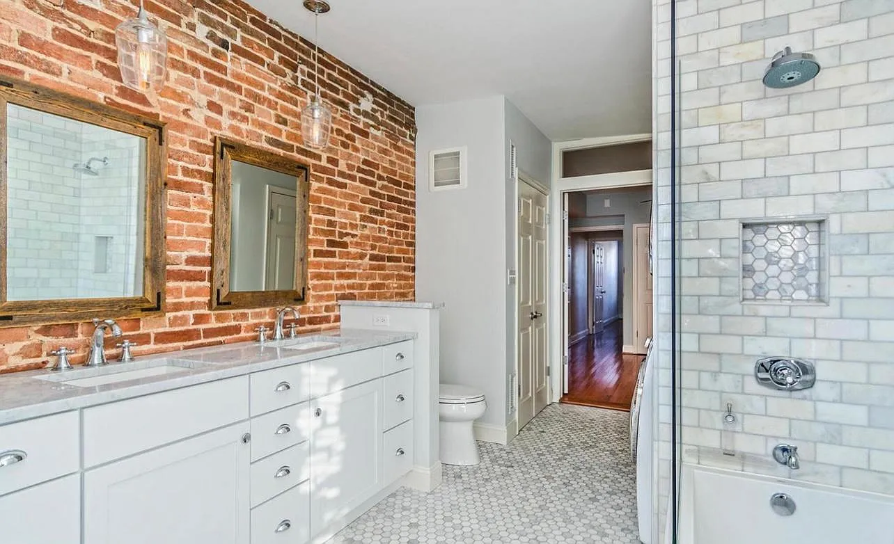2127 E Fairmount Ave — Photo 2